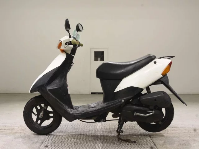 Suzuki LET S2