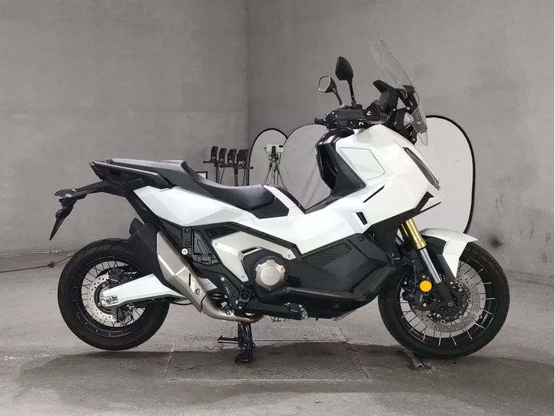 Honda X-ADV лот № 8064 оценка 5  с аукциона в Японии