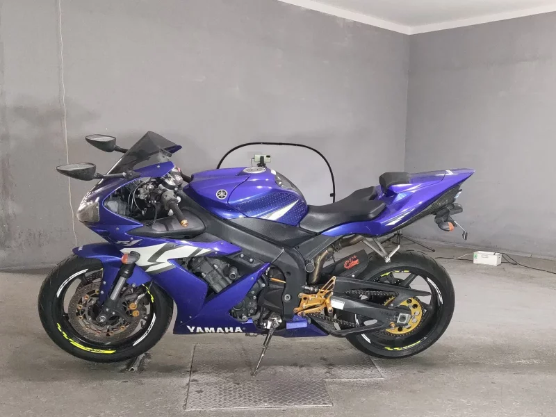 Yamaha YZF-R1