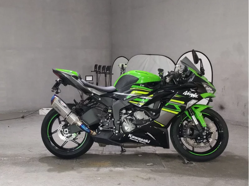 Kawasaki ZX-6R лот № 7208 оценка 4  с аукциона в Японии