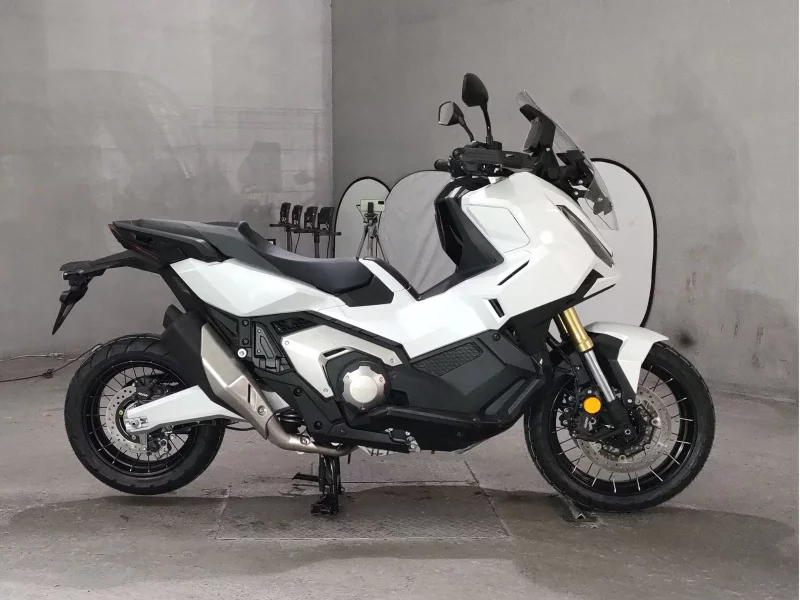 Honda X-ADV лот № 8264 оценка 6  с аукциона в Японии