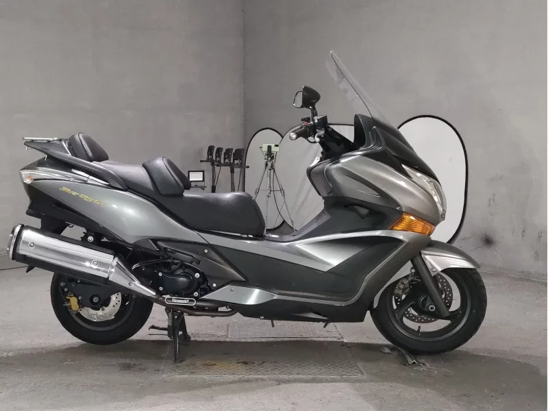 Honda SILVERWING600GT лот № 7437 оценка 4  с аукциона в Японии