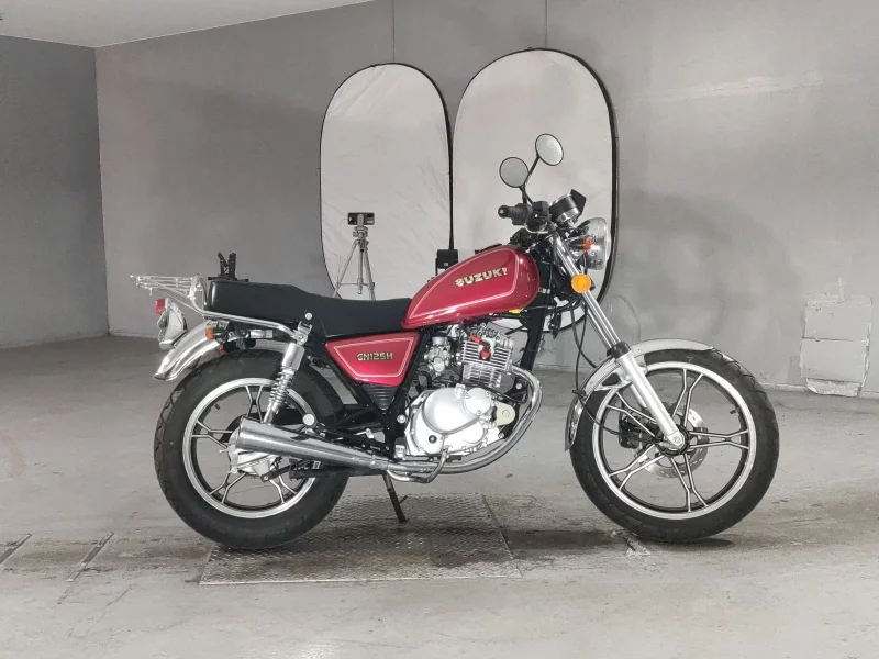 Suzuki GN125H