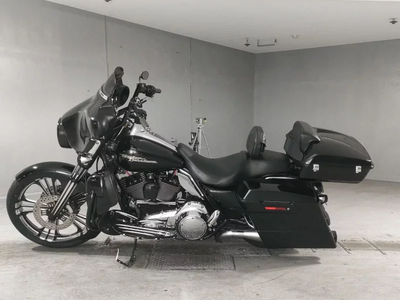 Harley-Davidson HARLEY FLHX1580