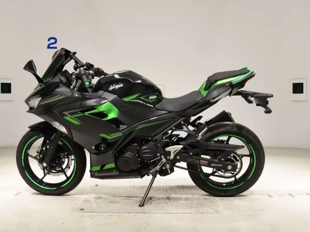 Kawasaki NINJA400-2