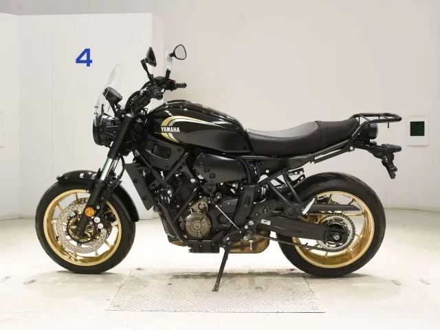 Yamaha XSR700-2