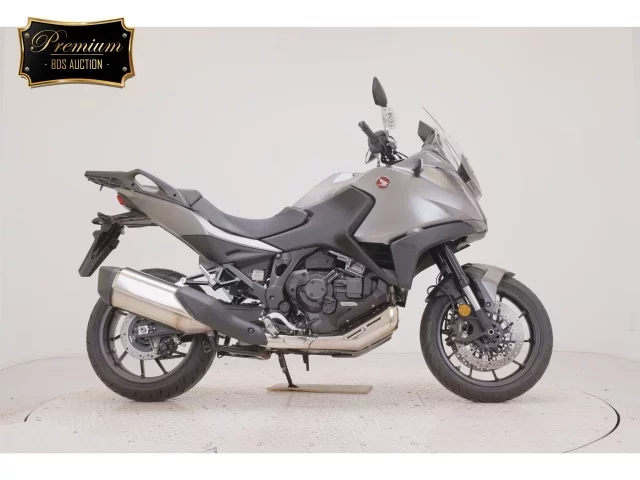 Honda NT1100 лот № 7506 оценка 6  с аукциона в Японии