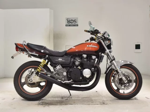 Kawasaki ZEPHYR400K лот № 2722 оценка 4  с аукциона в Японии