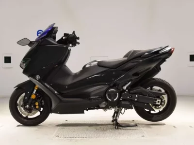 Yamaha T-MAX560T лот № 2687 оценка 6  с аукциона в Японии 2