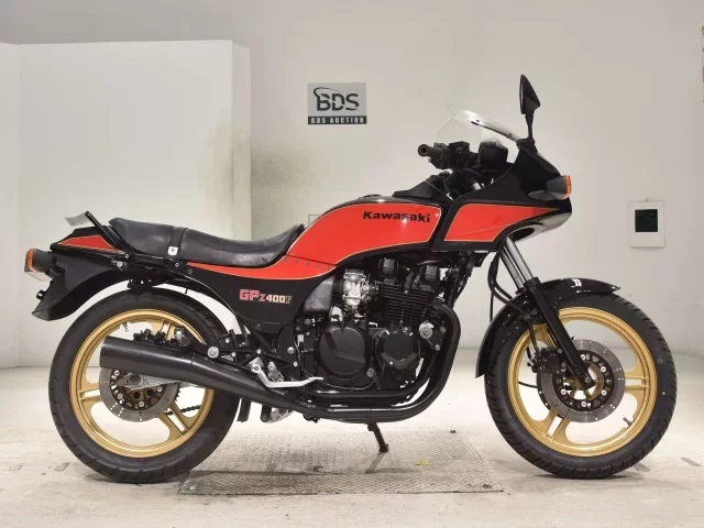 Kawasaki GPZ400 лот № 2643 оценка 4  с аукциона в Японии