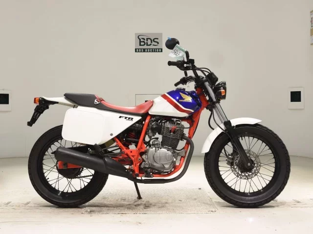 Honda FTR223 лот № 7682 оценка 4  с аукциона в Японии