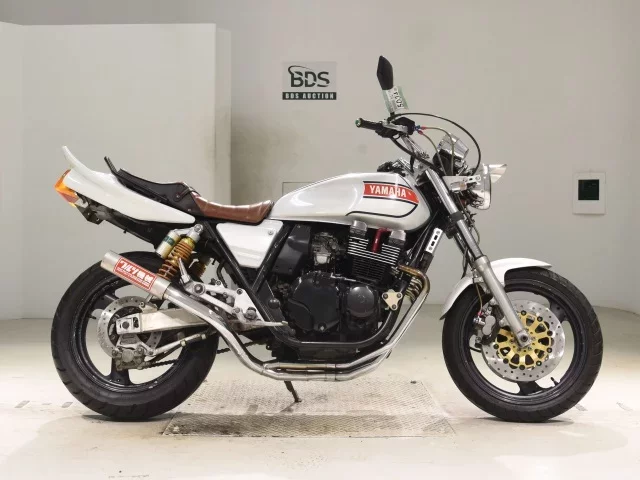 Yamaha XJR400 лот № 5034 оценка 4  с аукциона в Японии