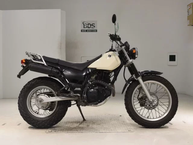 Yamaha TW225 лот № 0154 оценка 4  с аукциона в Японии