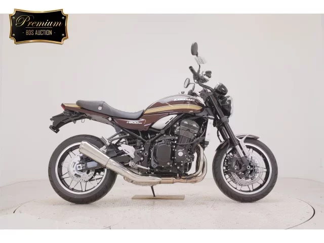 Kawasaki Z900RS лот № 0040 оценка 8  с аукциона в Японии