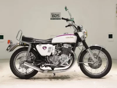 Honda CB750 2021