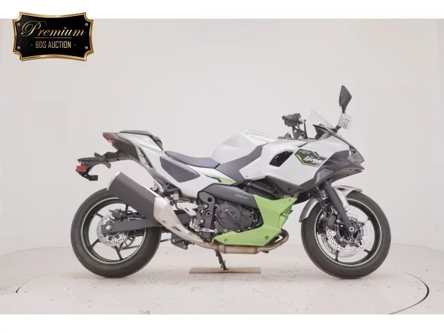 Kawasaki NINJA7 HYBRID лот № 0012 оценка 7  с аукциона в Японии
