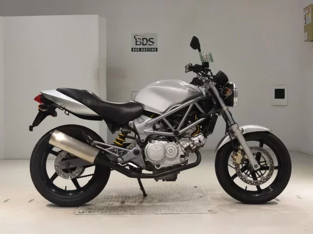 Honda VTR250 лот № 0200 оценка 4  с аукциона в Японии