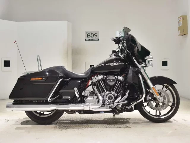 Harley-Davidson HARLEY FLHX1750 лот № 2715 оценка 5  с аукциона в Японии
