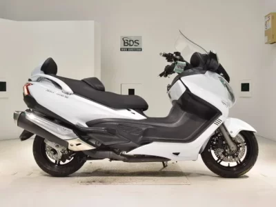 Suzuki SKYWAVE 650LX