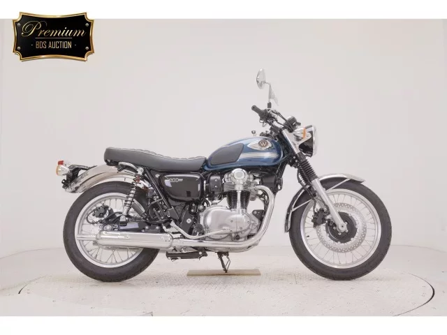 Kawasaki W800-2 лот № 2538 оценка 8  с аукциона в Японии