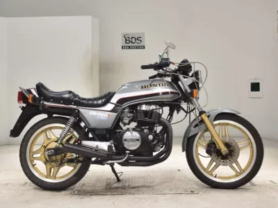 Honda CB400 2021