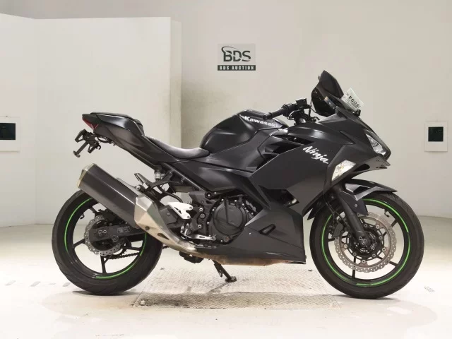 Kawasaki NINJA400-2 лот № 5094 оценка 4  с аукциона в Японии
