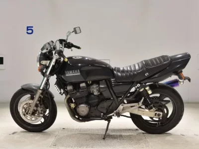 Yamaha XJR400  с аукциона в Японии