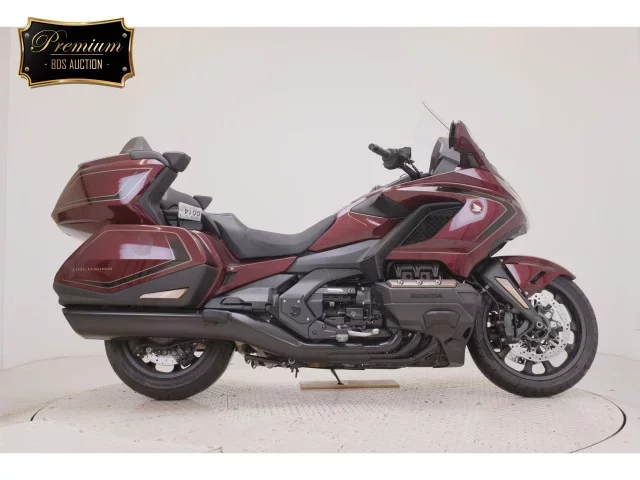 Honda GL1800 TOUR D лот № 0014 оценка 8  с аукциона в Японии