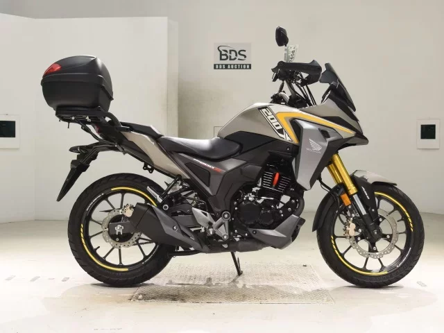Honda CB200X лот № 7608 оценка 5  с аукциона в Японии