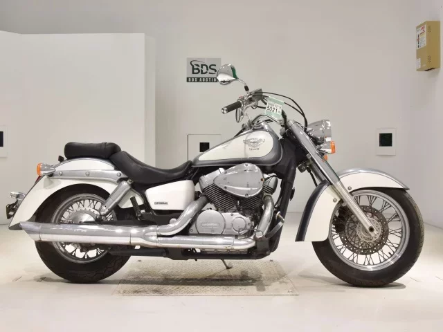 Honda SHADOW750 лот № 5021 оценка 4  с аукциона в Японии