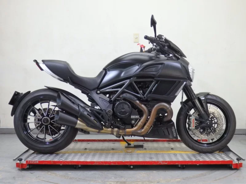Ducati DUCATI DIAVEL DARK