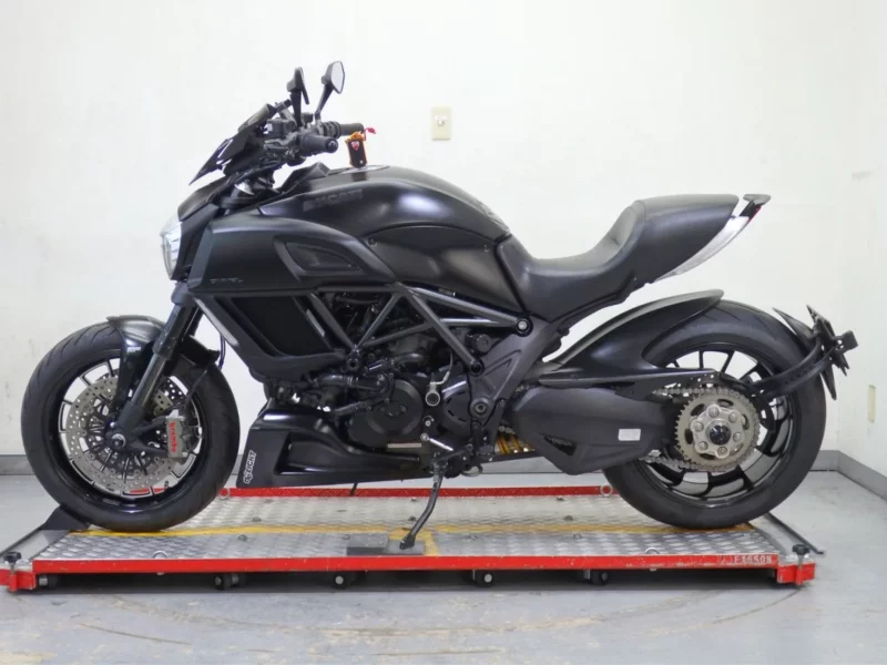 Ducati DUCATI DIAVEL DARK