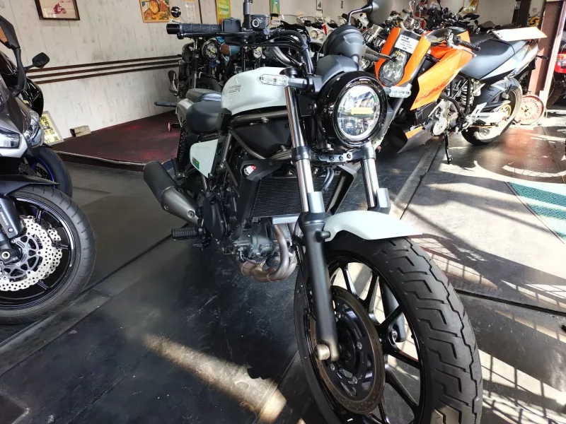 Kawasaki ELIMINATOR 400-1