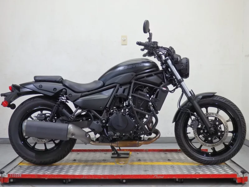 Kawasaki ELIMINATOR 400-1