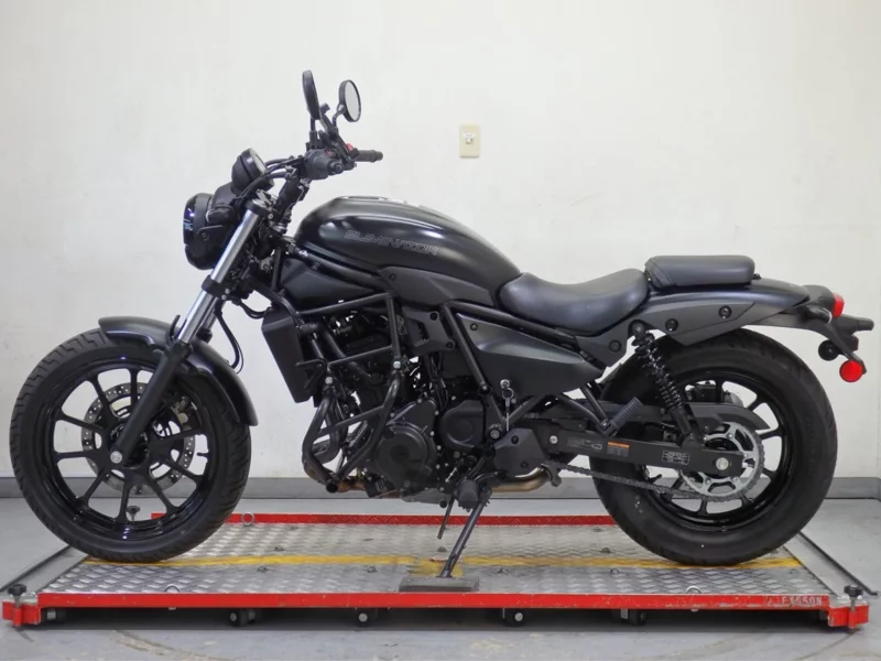 Kawasaki ELIMINATOR 400-1