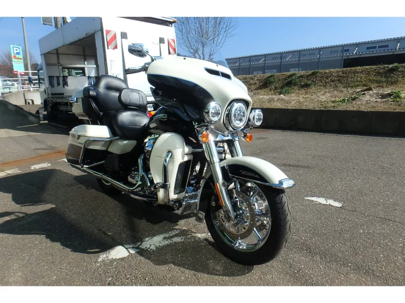 Harley-Davidson HARLEY FLHTCU TC