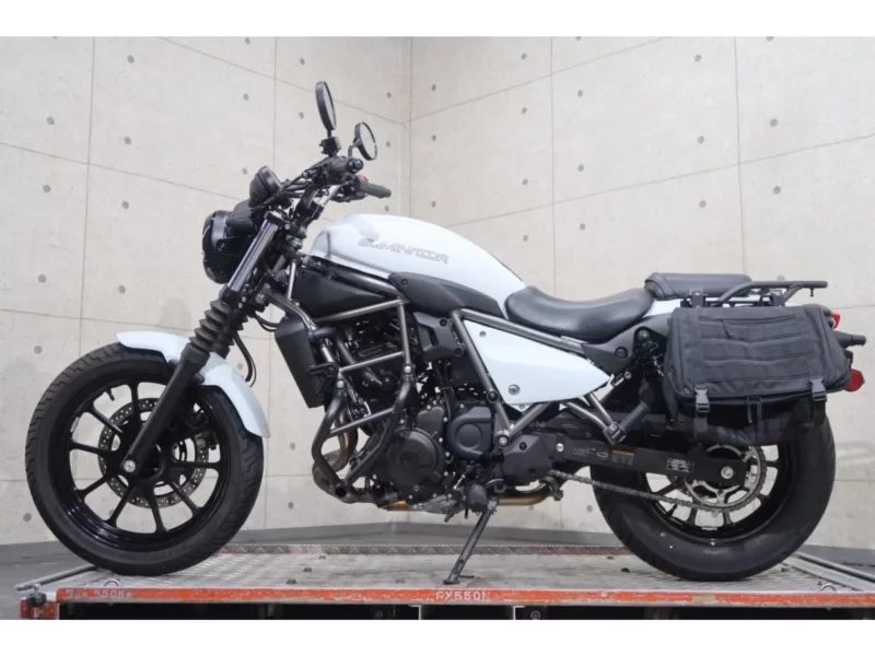 Kawasaki ELIMINATOR 400-1
