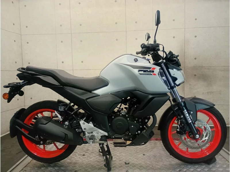 Yamaha FZS-FI