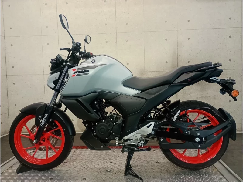 Yamaha FZS-FI