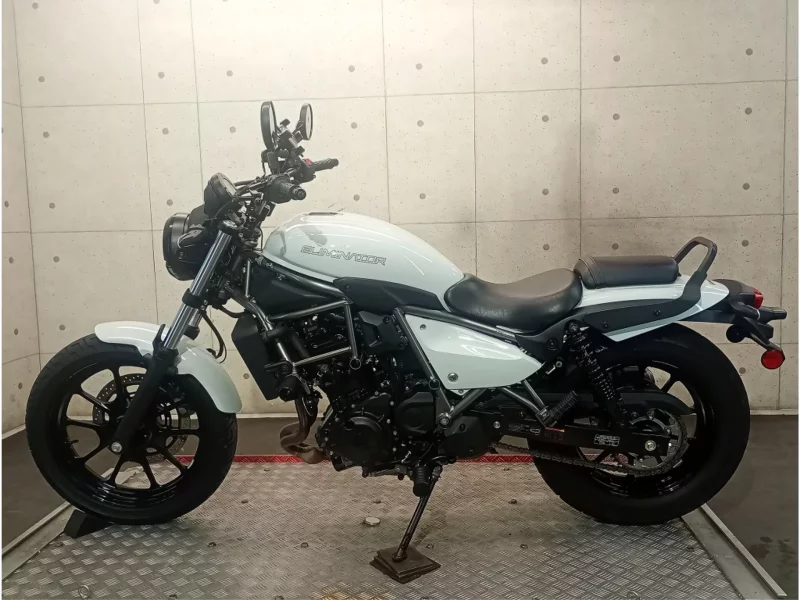 Kawasaki ELIMINATOR 400-1