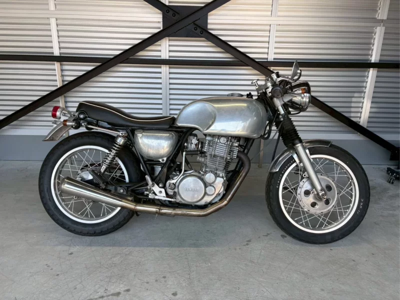 Yamaha SR400-1
