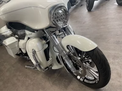 Harley-Davidson HARLEY FLHTCU1690