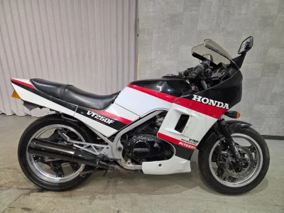 Honda VT250 INTEGRA