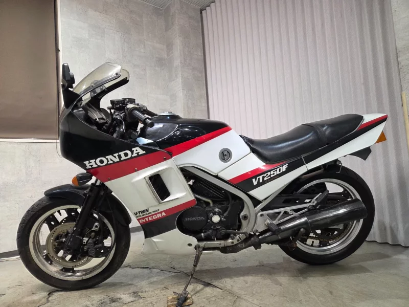 Honda VT250 INTEGRA