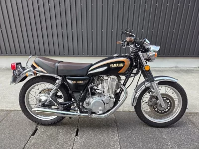 Yamaha SR400-1