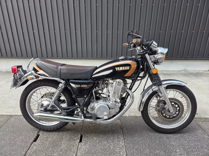 Yamaha SR400-1