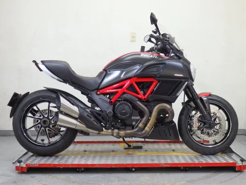Ducati DUCATI DIAVEL CARBON