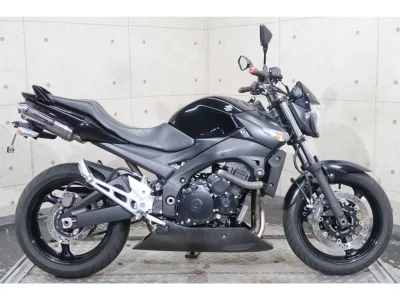 Suzuki GSR400