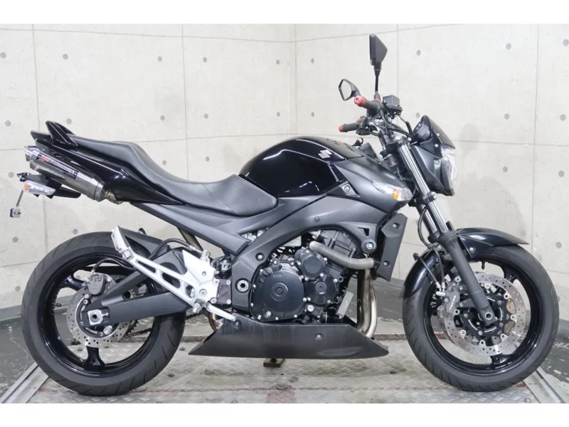 Suzuki GSR400