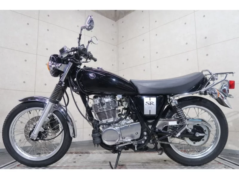Yamaha SR400-1